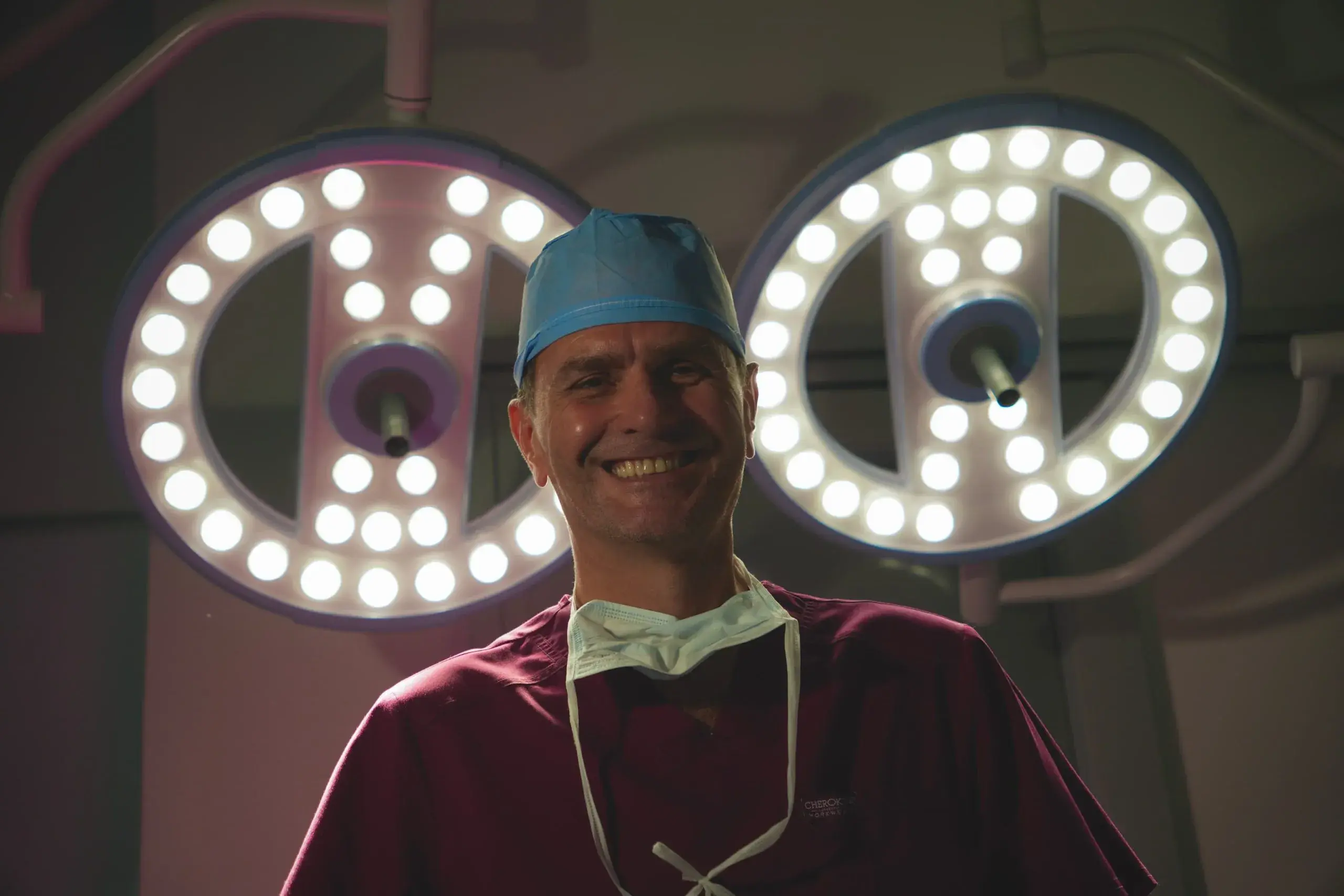 Dr. Carlos Recio — Cirujano Plástico Certificado en Cali